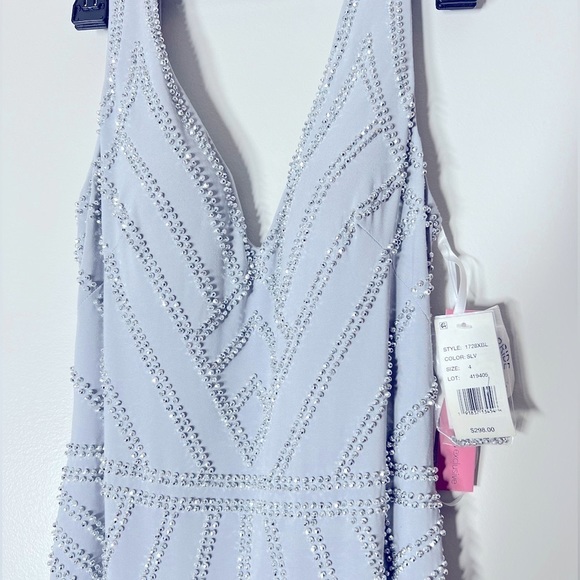 AQUA Embellished Column Gown - 100% Exclusive silver size 4 New - Picture 13 of 16